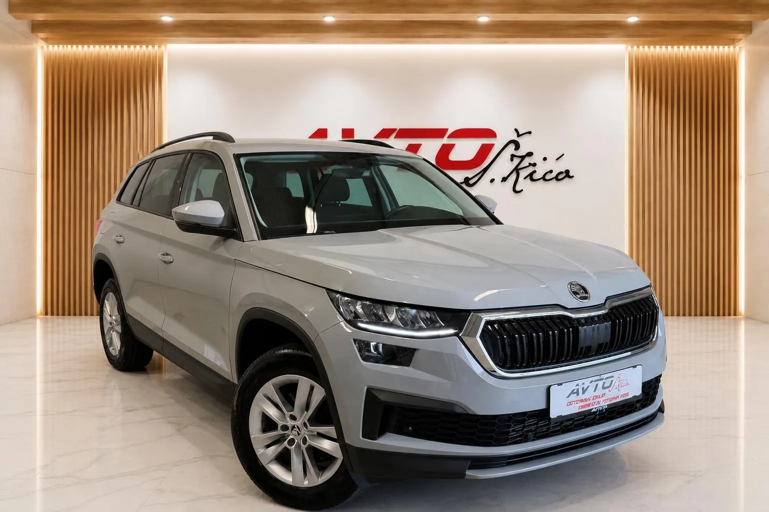 Zunanja slika - Škoda Kodiaq - 2.0 TDI-DSG-LED-KAMERA-ACC-PDC-NAVI-VLEČNA KLJUKA - 2