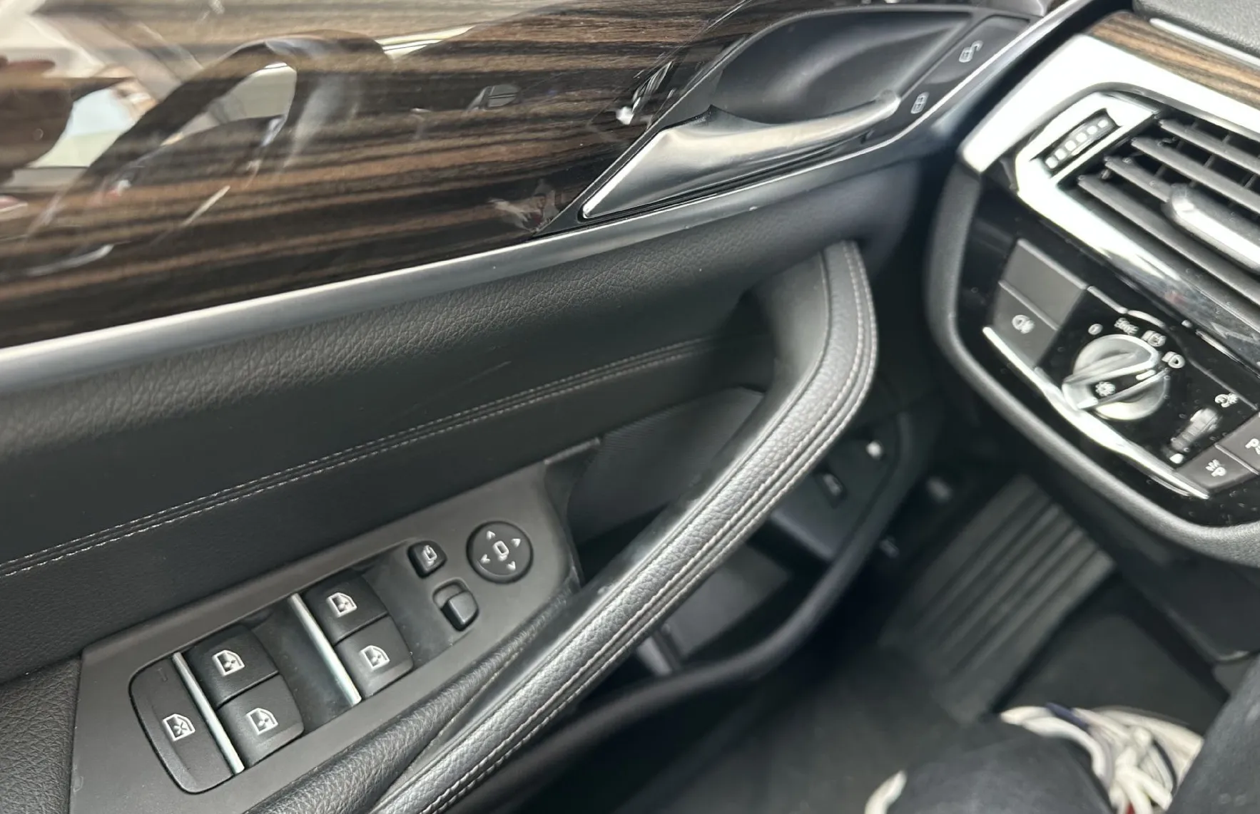 Zunanja slika - BMW Serija 5 - : 530e xDrive LUXURY.KAMERA.NAVI.USNJE.LED.ALU.4X4 - 14