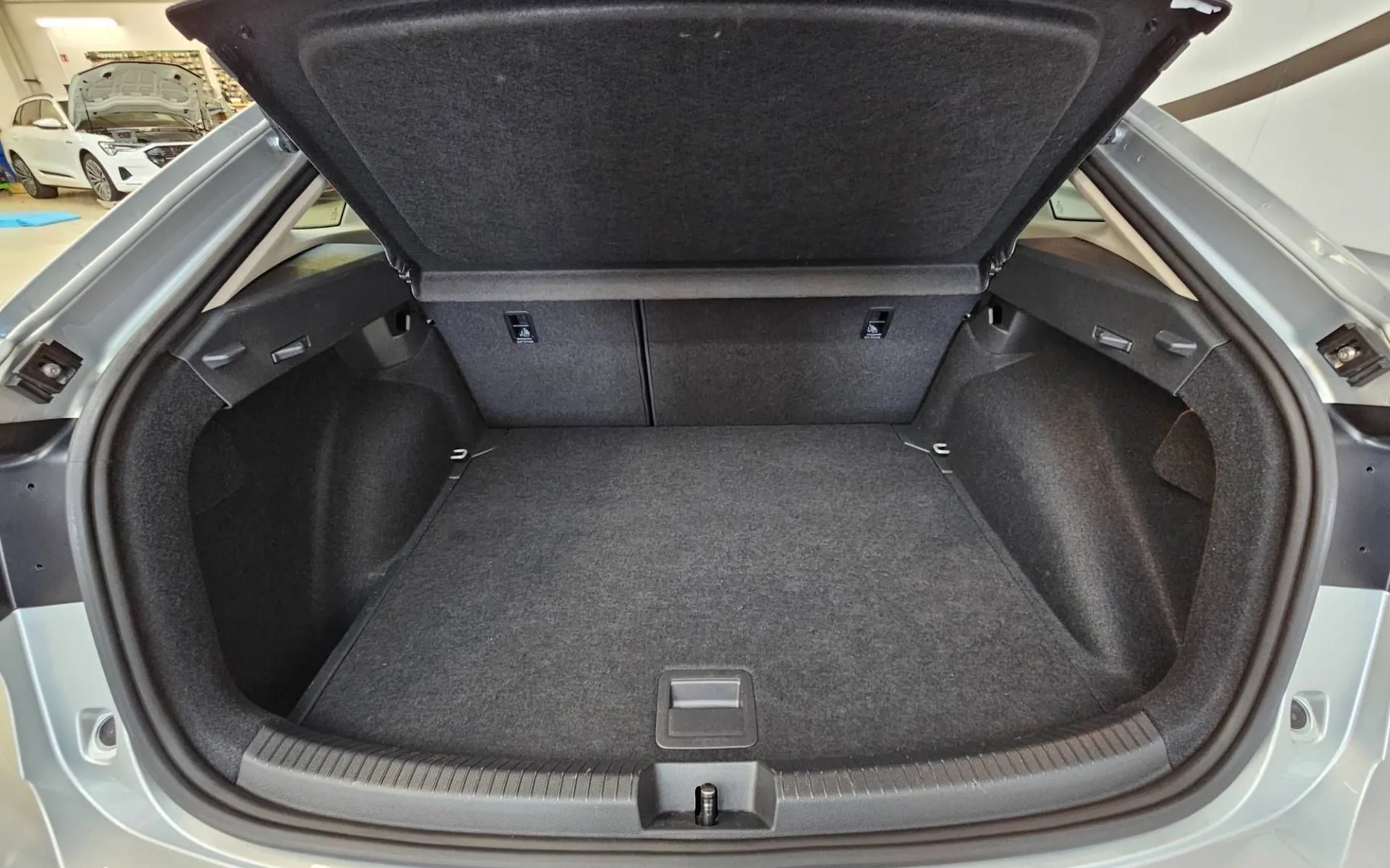 Notranja slika - Volkswagen Taigo - 1.0 TSI 4ALL DSG - 10