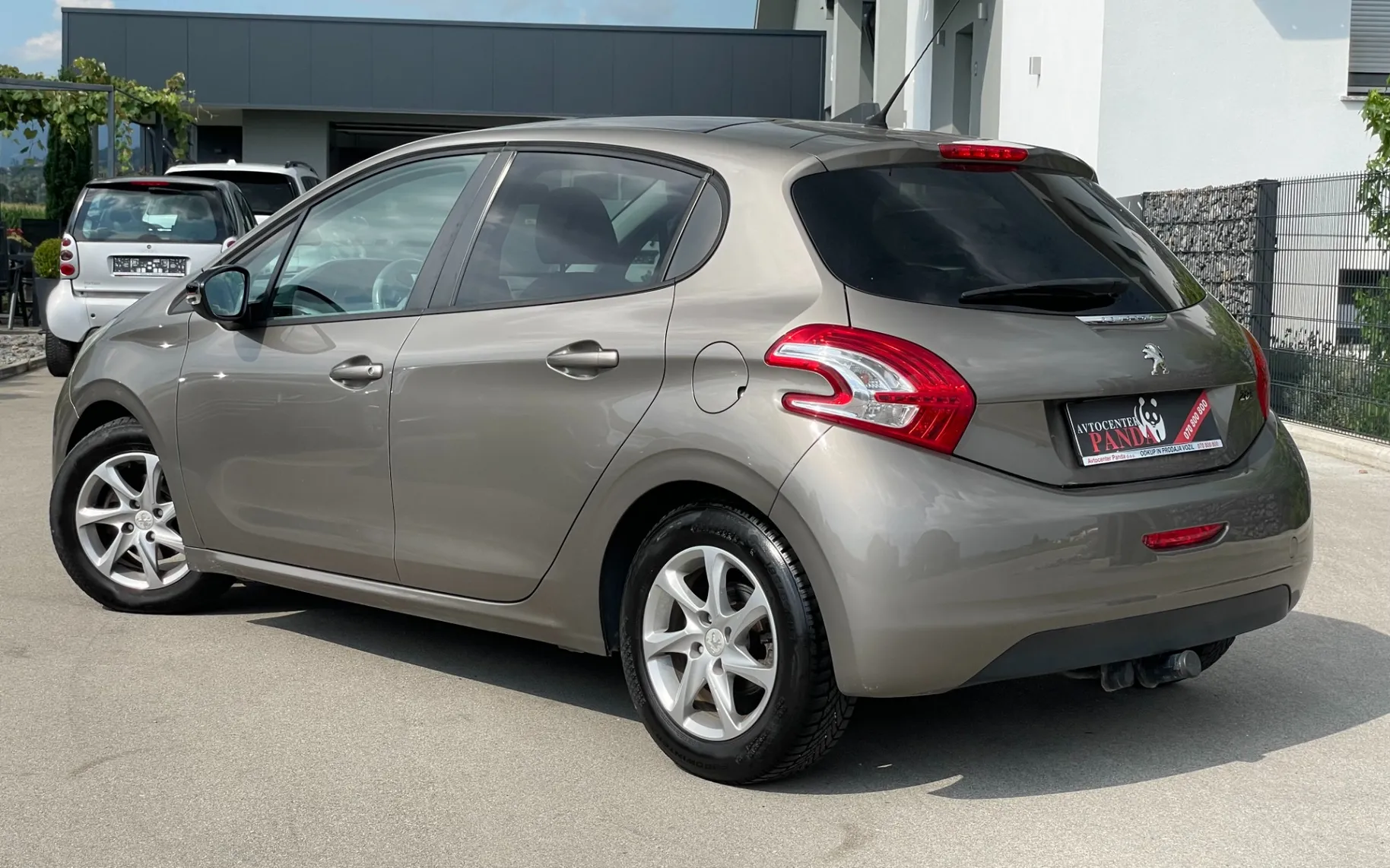 Zunanja slika - Peugeot 208 - 1,4 VTi Allure VTi+SLOVENSKI+SAMO 130.000KM+PANORAMA. - 3