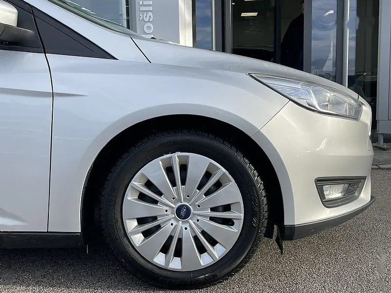 Zunanja slika - Ford Focus - Trend-1.0-ECOBOOST-LIMUZINA-SLO-1LASTNIK - 8