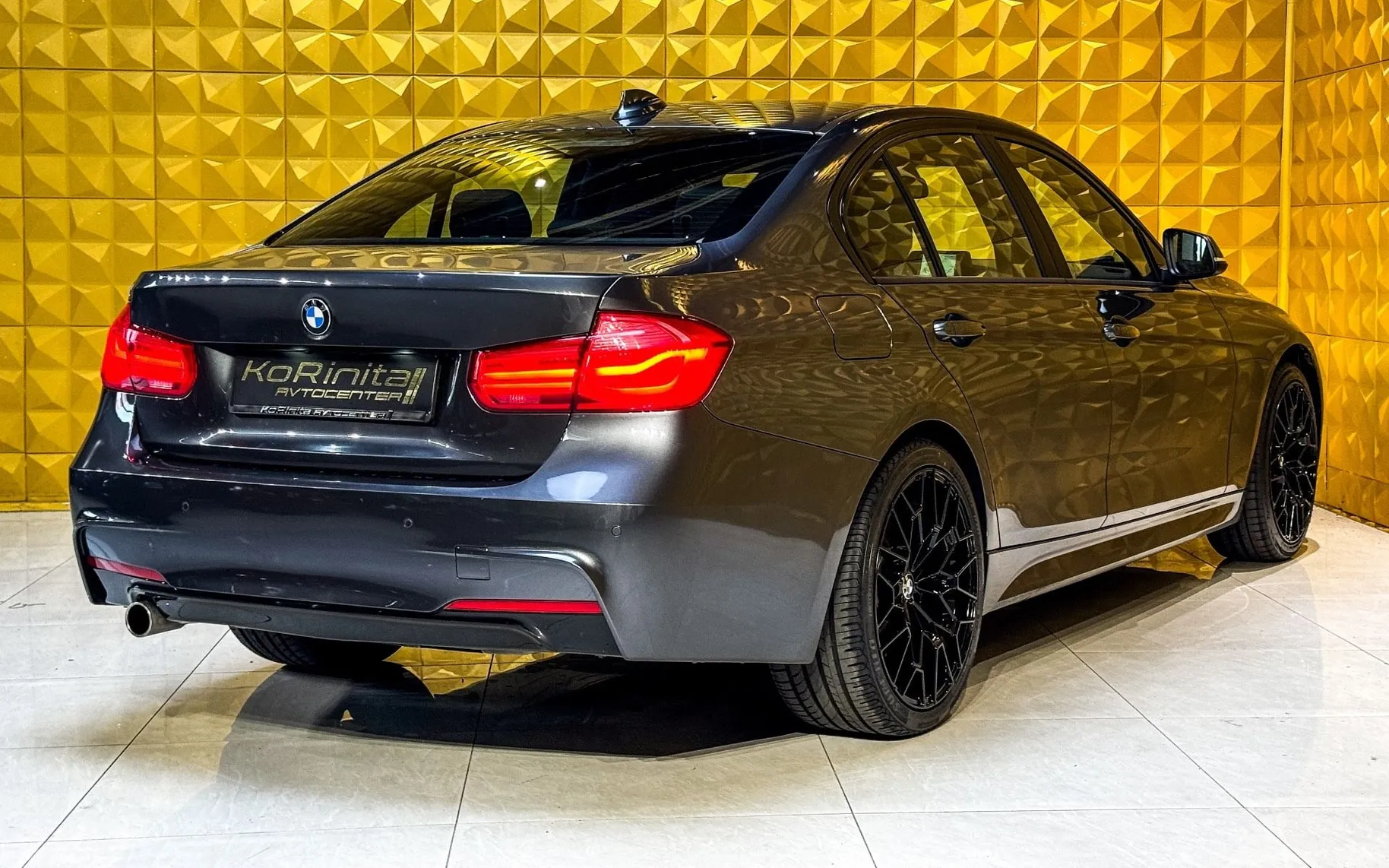 Notranja slika - BMW serija 3: - 2.0d M Sport AUT.-LED-GRETJE-NAVI.-TEMP - 11