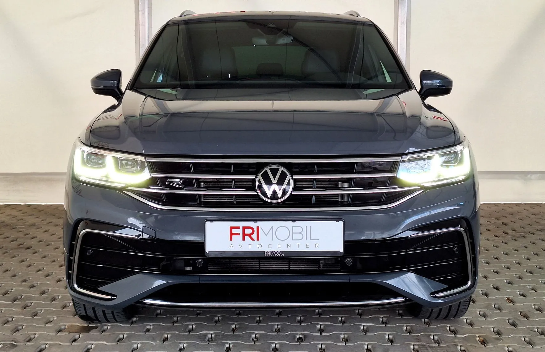 Zunanja slika - Volkswagen Tiguan - 2.0 TDI 4MOTION R-Line•IQ LED•VL.KLJUKA•AMBIENT• - 5