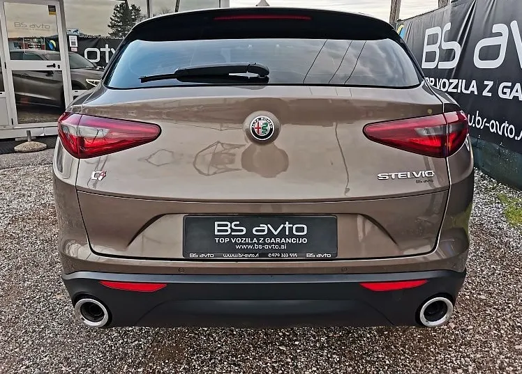 Zunanja slika - Alfa Romeo Stelvio - 2.2 Multijet AUT. AWD SPORT-NAVI-LED-USNJE-ALU19 - 6