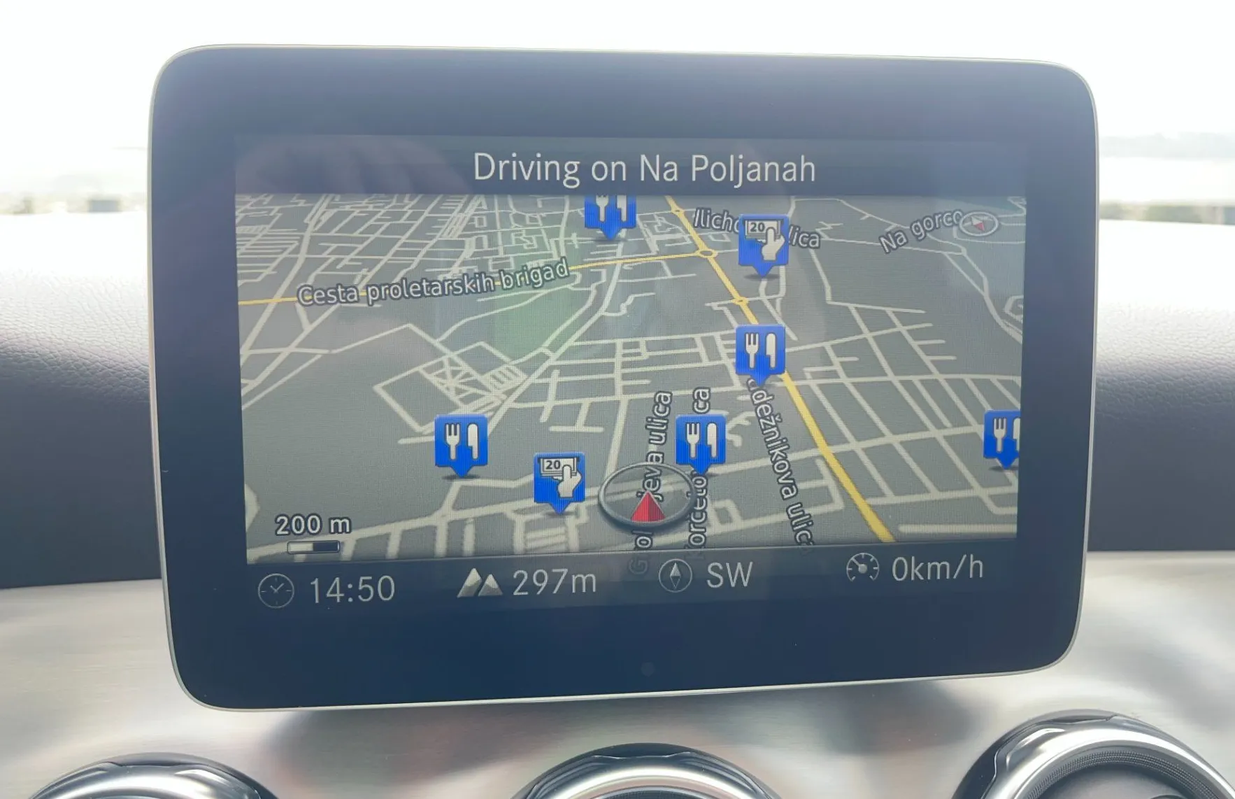 Zunanja slika - Mercedes-Benz GLA-Razred - GLA 200 d AMG Line Avt. NAVI. TEMPOMAT. F1 PRES. - 16