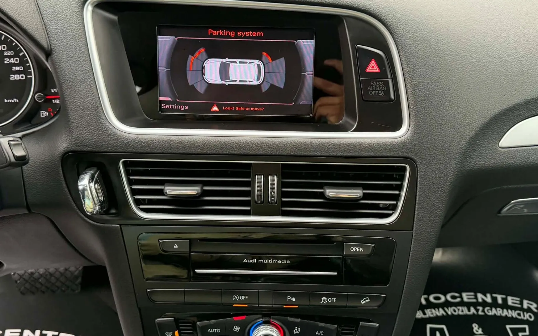 Notranja slika - Audi Q5 - 2.0 TDI-Q-4X4-AUT-XENON+LED-LIZING ZA TUJCE- - 23