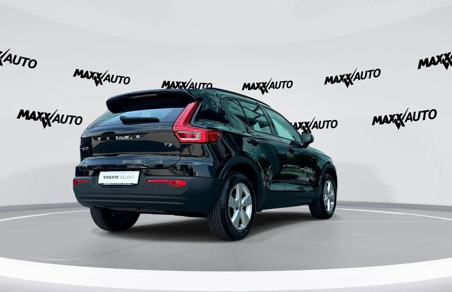 Zunanja slika - Volvo XC40 - T3 Momentum Avt. - 5