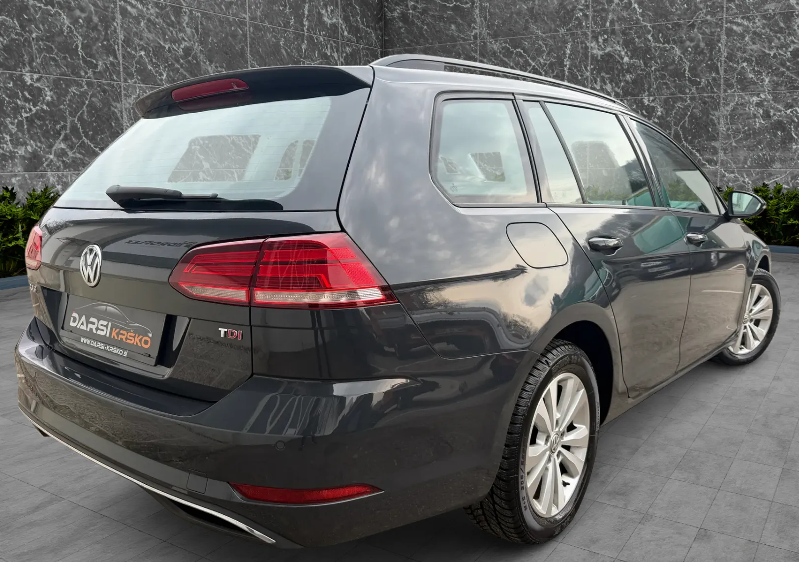 Zunanja slika - VW Golf - 1.6 TDI Comfortline 115PS SLOVENSKI PDC ALU16 - 2