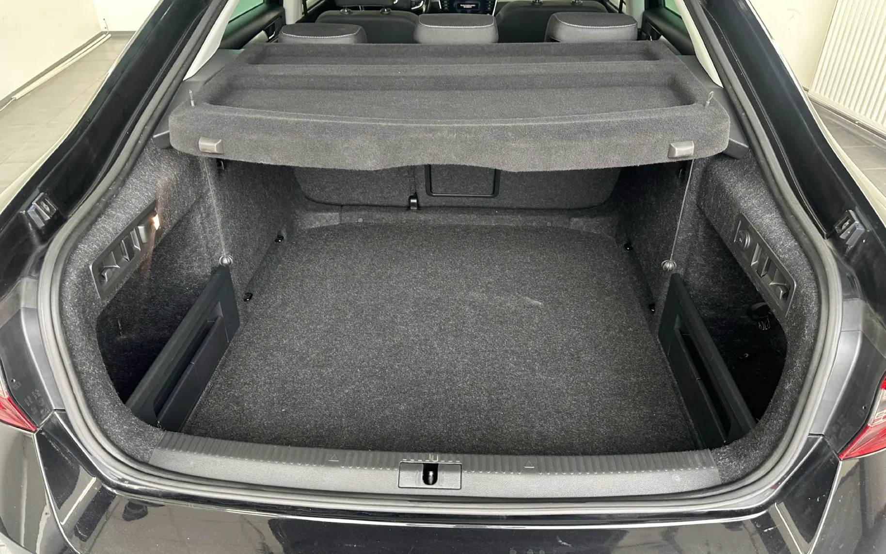 Zunanja slika - Škoda Superb - 2.0 TDI Active DSG.LIMO.KAMERA.NAVI.SAMO 85.000 KM - 17