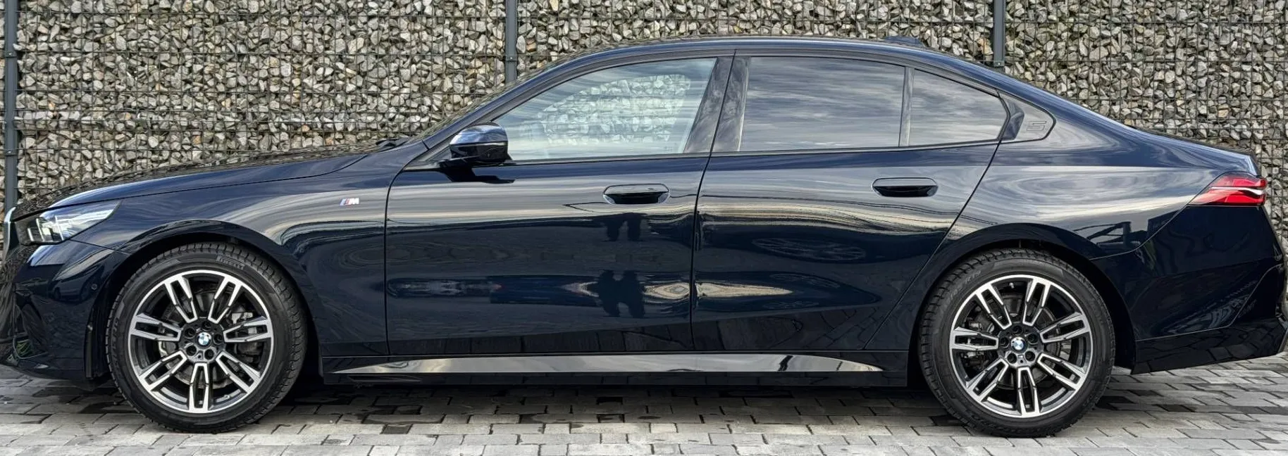 Zunanja slika - BMW Serija 5 - : 520d M-PAKET | ICONIC GLOW | HUD | 360° | KLJUKA | - 7