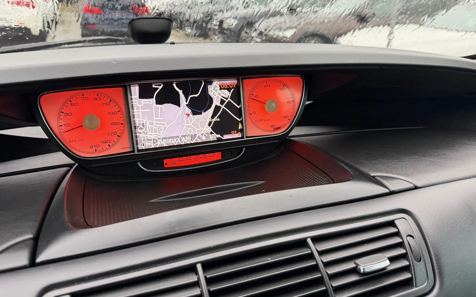 Zunanja slika - Citroën C8 - 2.0 HDi 160 SLO.VOZILO 1.LASTNIK 7 SEDEŽEV NAVI - 17