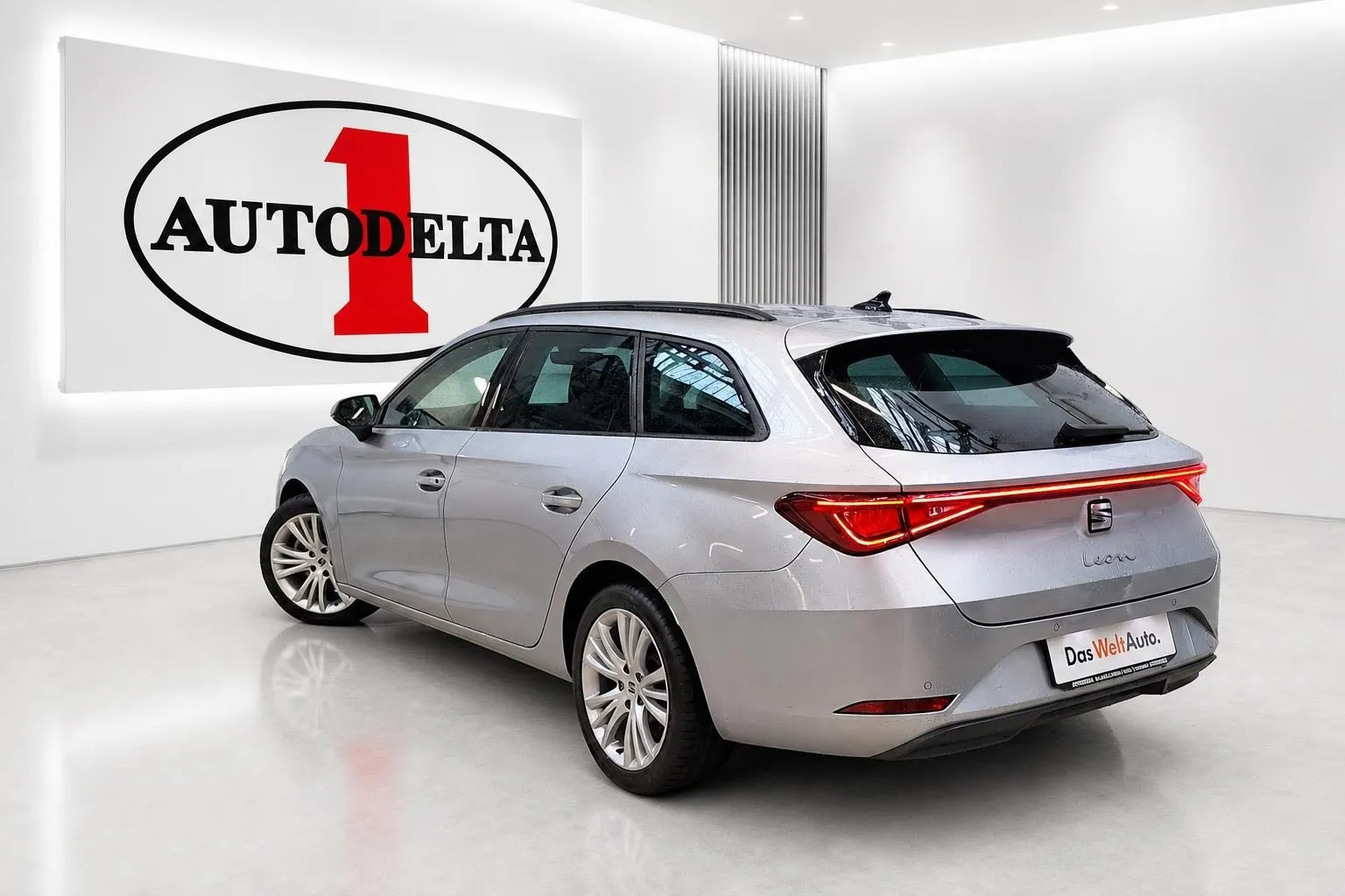 Zunanja slika - Seat Leon - 2.0 TDI  STYLE ST - 4
