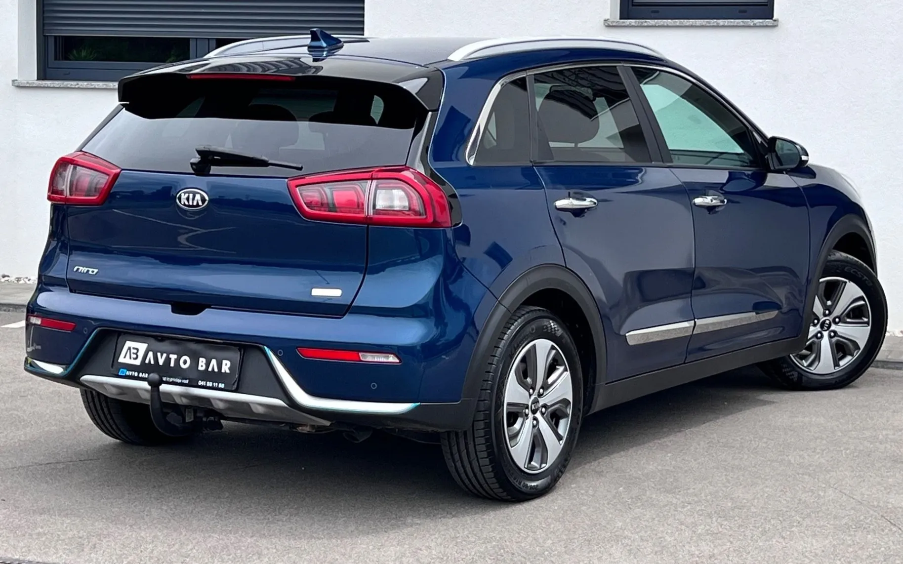 Zunanja slika - KIA Niro - 1.6 PHEV+1.LAST+SLO+KAMERA+MRTVI KOT+JBL+KLJUKA - 6