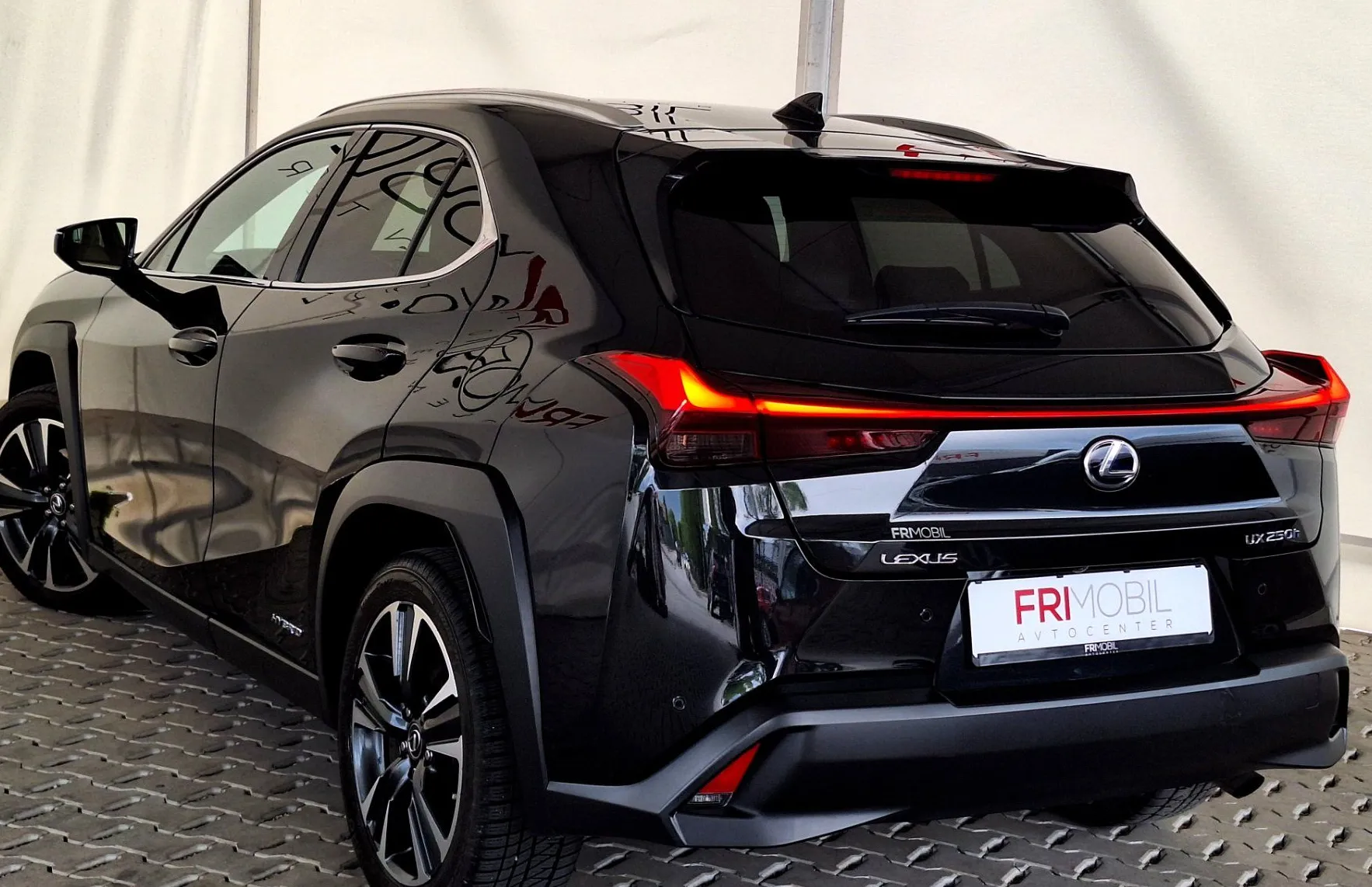 Zunanja slika - Lexus UX - 250h AWD Lury Mark Levinson•KAM360•MEMORY•ACC• - 4