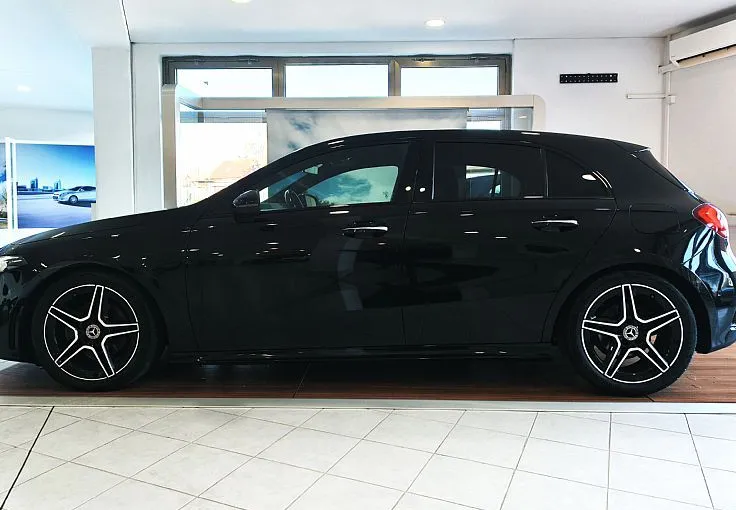 Zunanja slika - Mercedes-Benz A-Razred - 180 AMG LINE-PANORAMA-ALCANTARA-KEYLESS-AMBI-VIDEO - 4