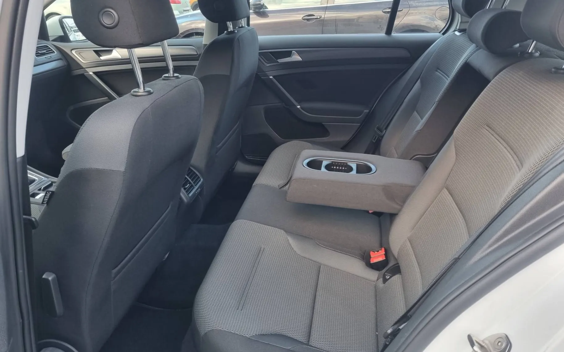 Zunanja slika - VW Golf - 1.0 TSI Comfortline DSG-NAVI-Kamera-Tempomatt - 12