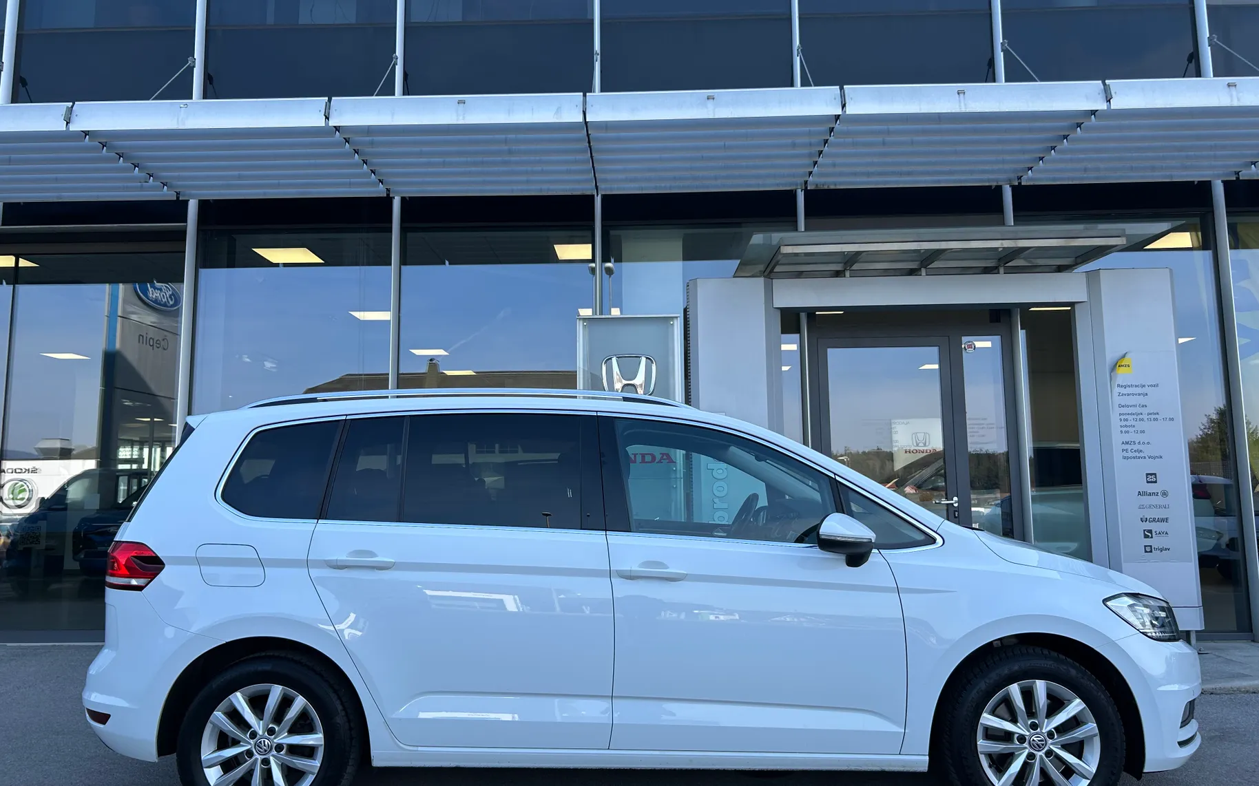 Zunanja slika - Volkswagen Touran - 2.0TDI-HIGHLINE-RADAR-TEMP.-LED-SLO-TOP - 4
