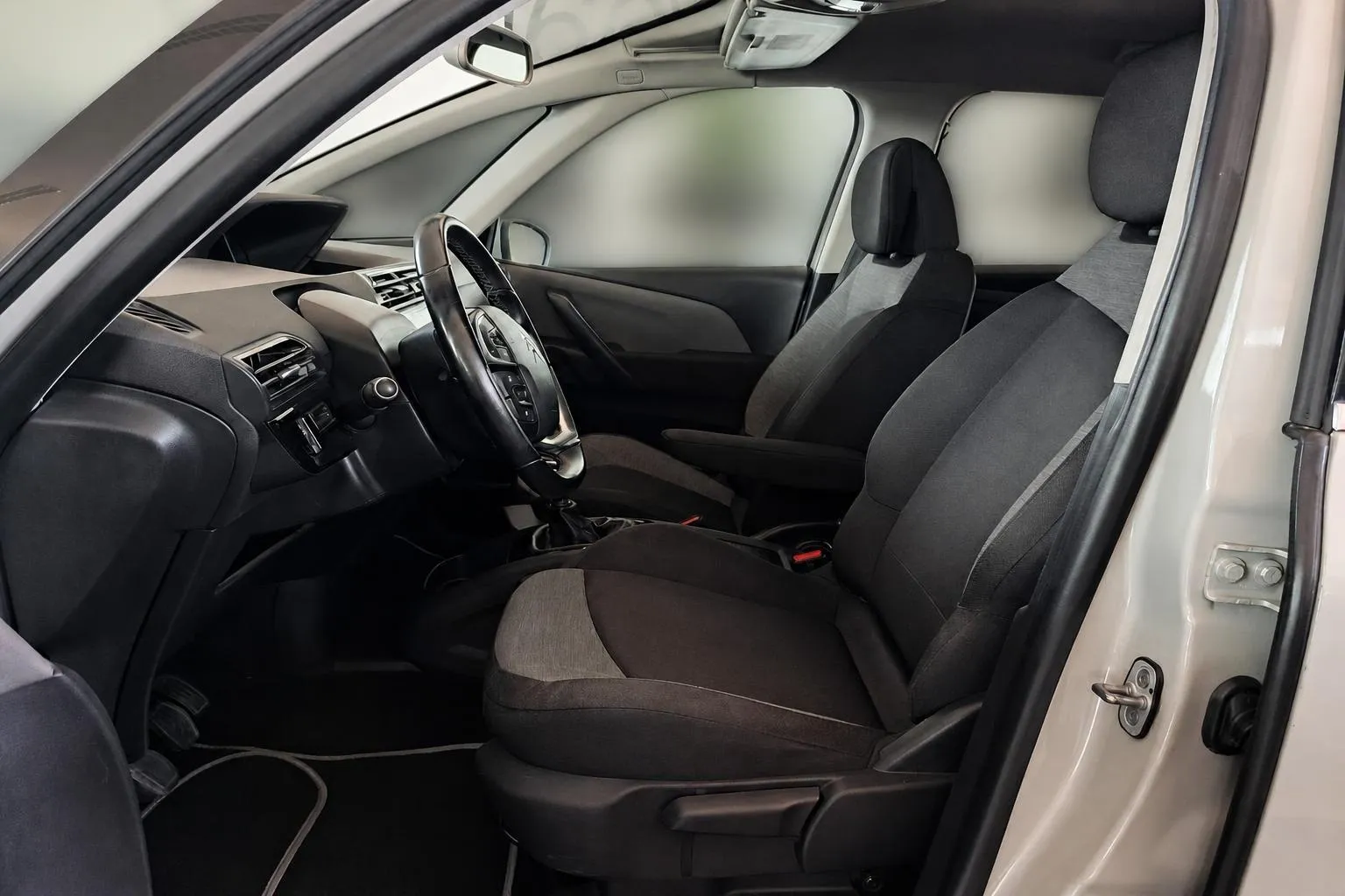 Notranja slika - Citroën C4 SpaceTourer - HDI 130 Feel-KAMERA-FUL LED-1 LASTNIK-GARANCIJA... - 11