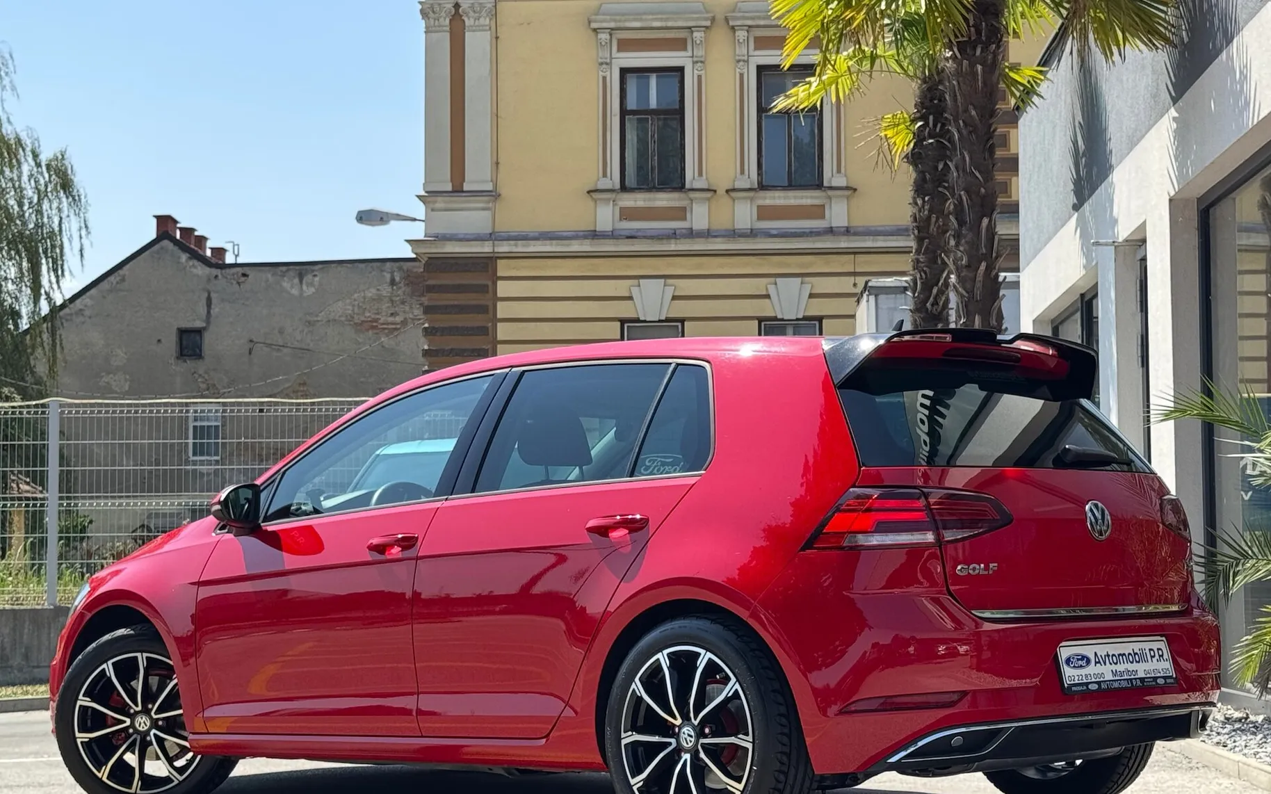 Zunanja slika - Volkswagen Golf - 1.4 TSI BMT COMFORTLINE SLO SAMO 36.760 km ODLIČEN - 5