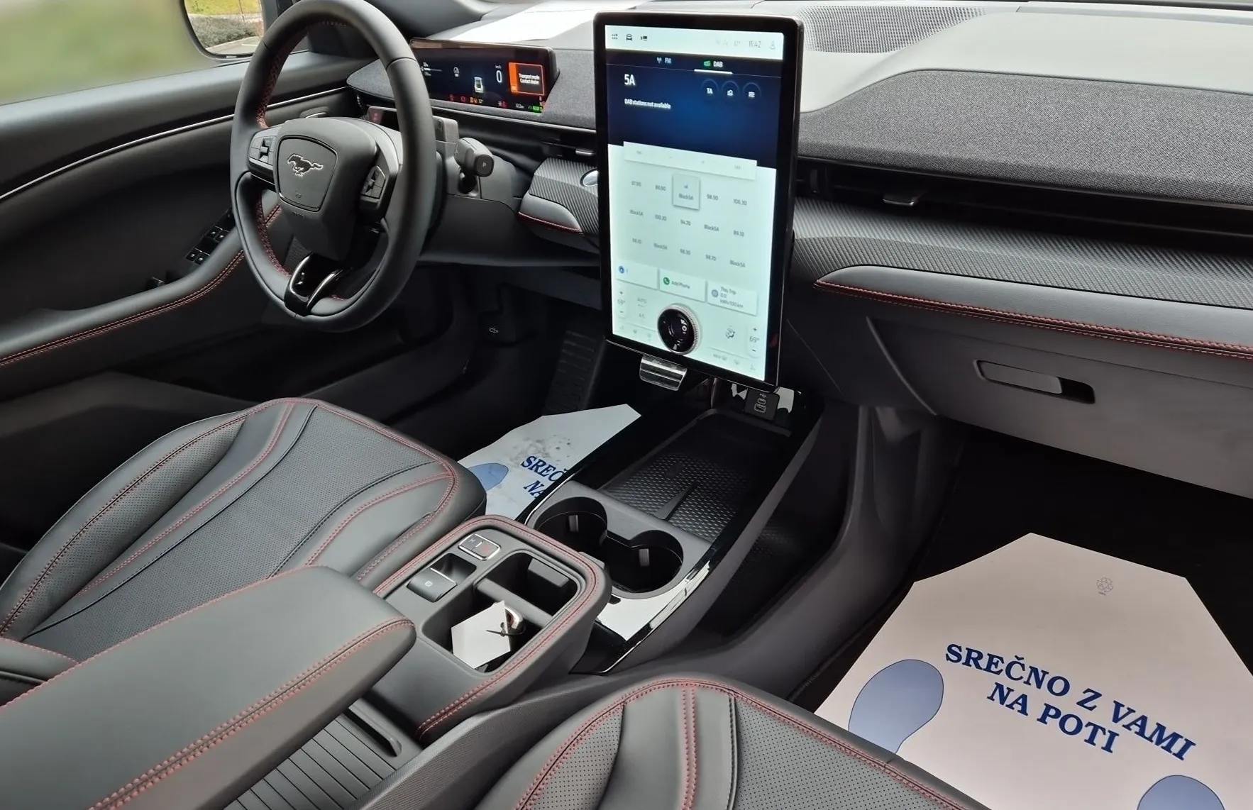 Zunanja slika - Ford Mustang Mach-e - PREMIUM 88kWh 276PS RWD-NA ZALOGI - 14