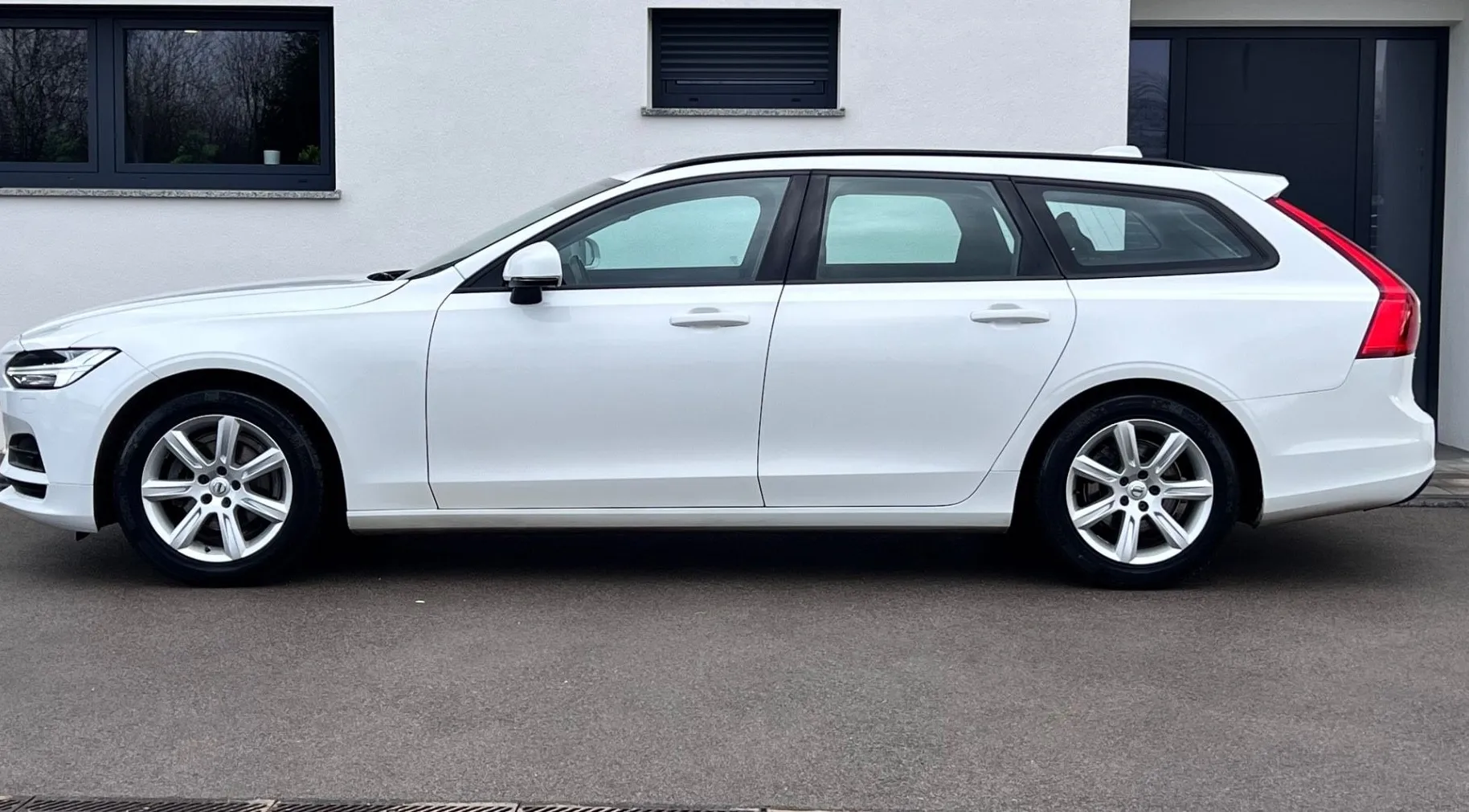 Zunanja slika - Volvo V90 - 2.0D+ACC+FULL LED++NAVI+PDC+KLJUKA+NOVE PNEVMATI - 5
