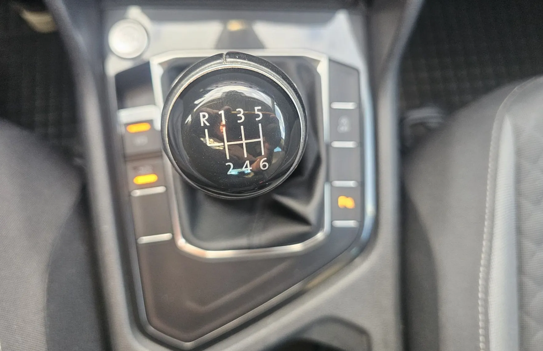 Zunanja slika - Volkswagen Tiguan - 2.0 TDI BMT Comfort Edition | SLO poreklo | 1 lastnica - 16