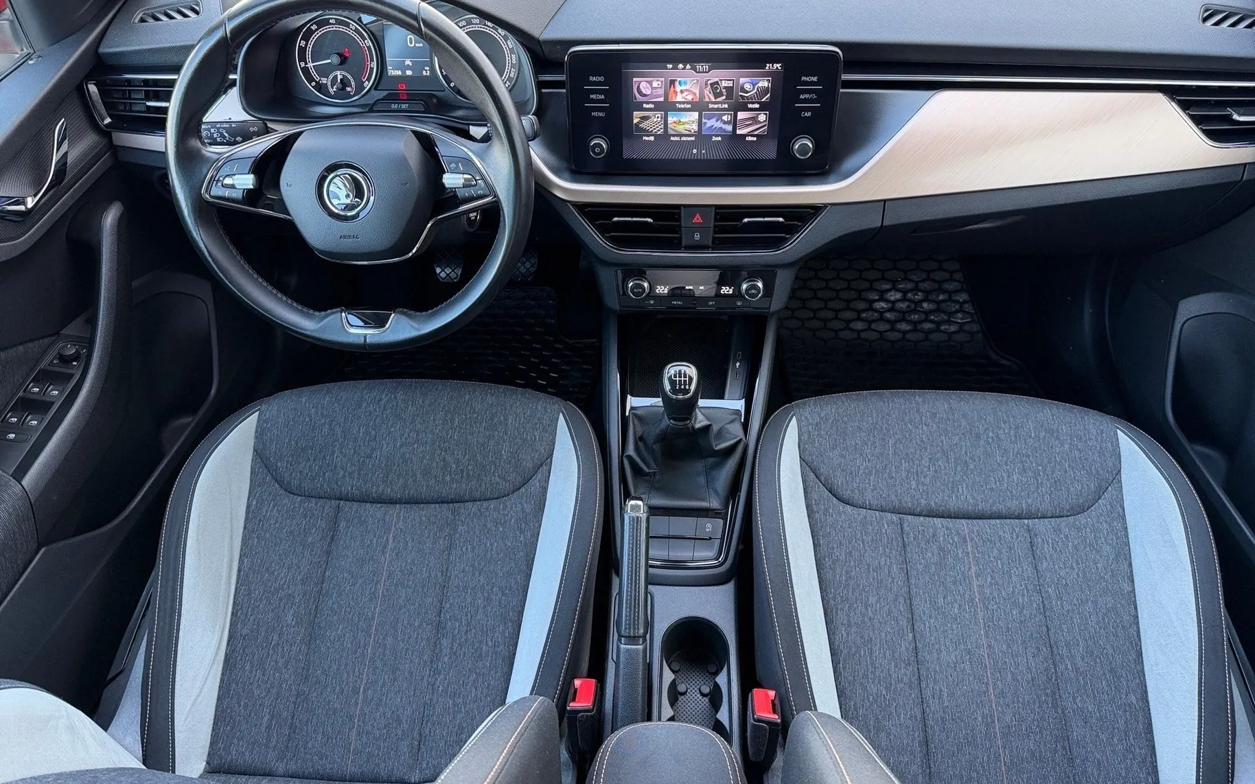 Notranja slika - Škoda Kamiq - 1.5 TSI Style-SLO-Full LED-Vlečna kljuka-AppConnec - 10