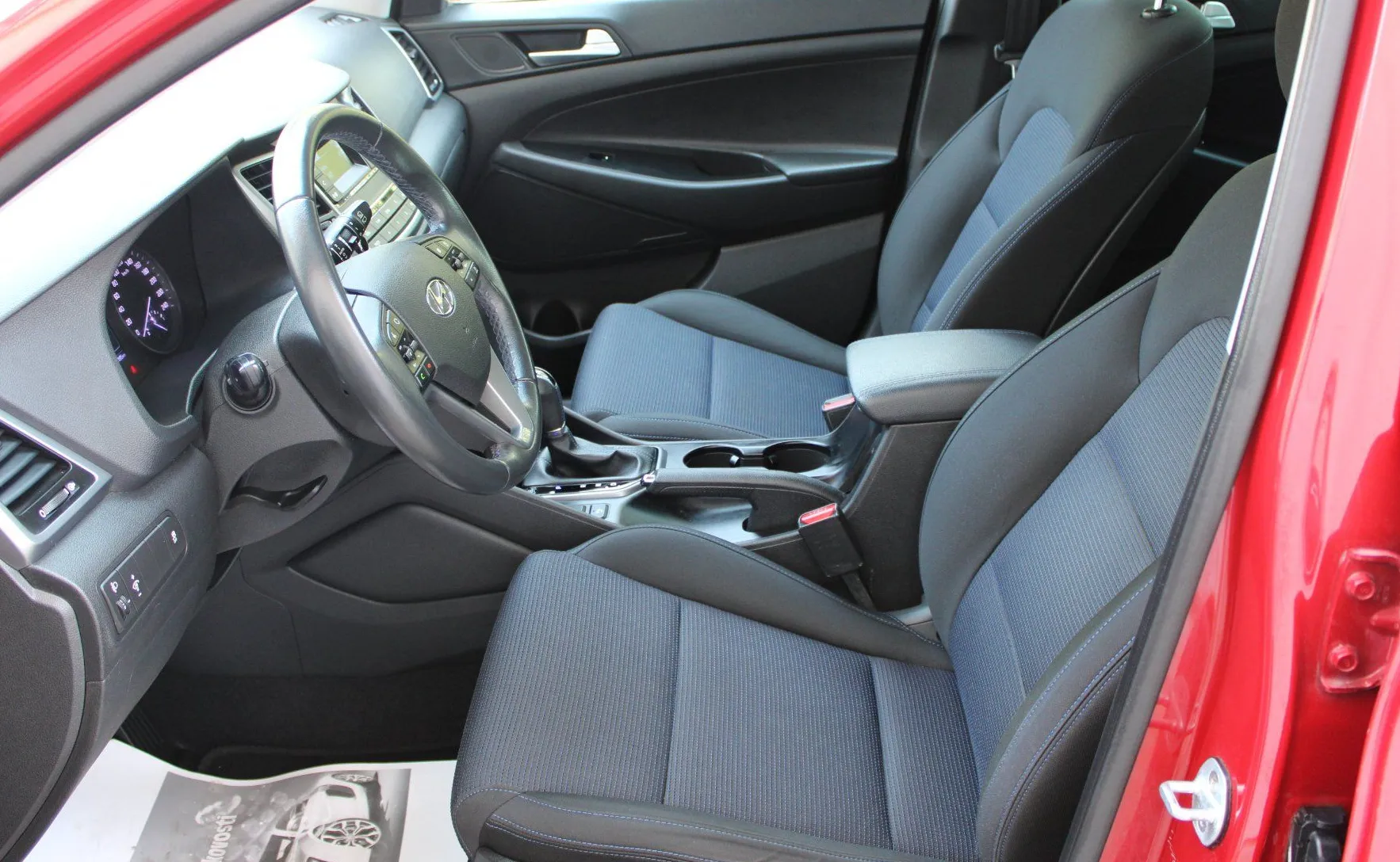 Zunanja slika - Hyundai Tucson - 1.7 CRDi Style DCT ALU PDC GRETJE SEDEŽEV - 12