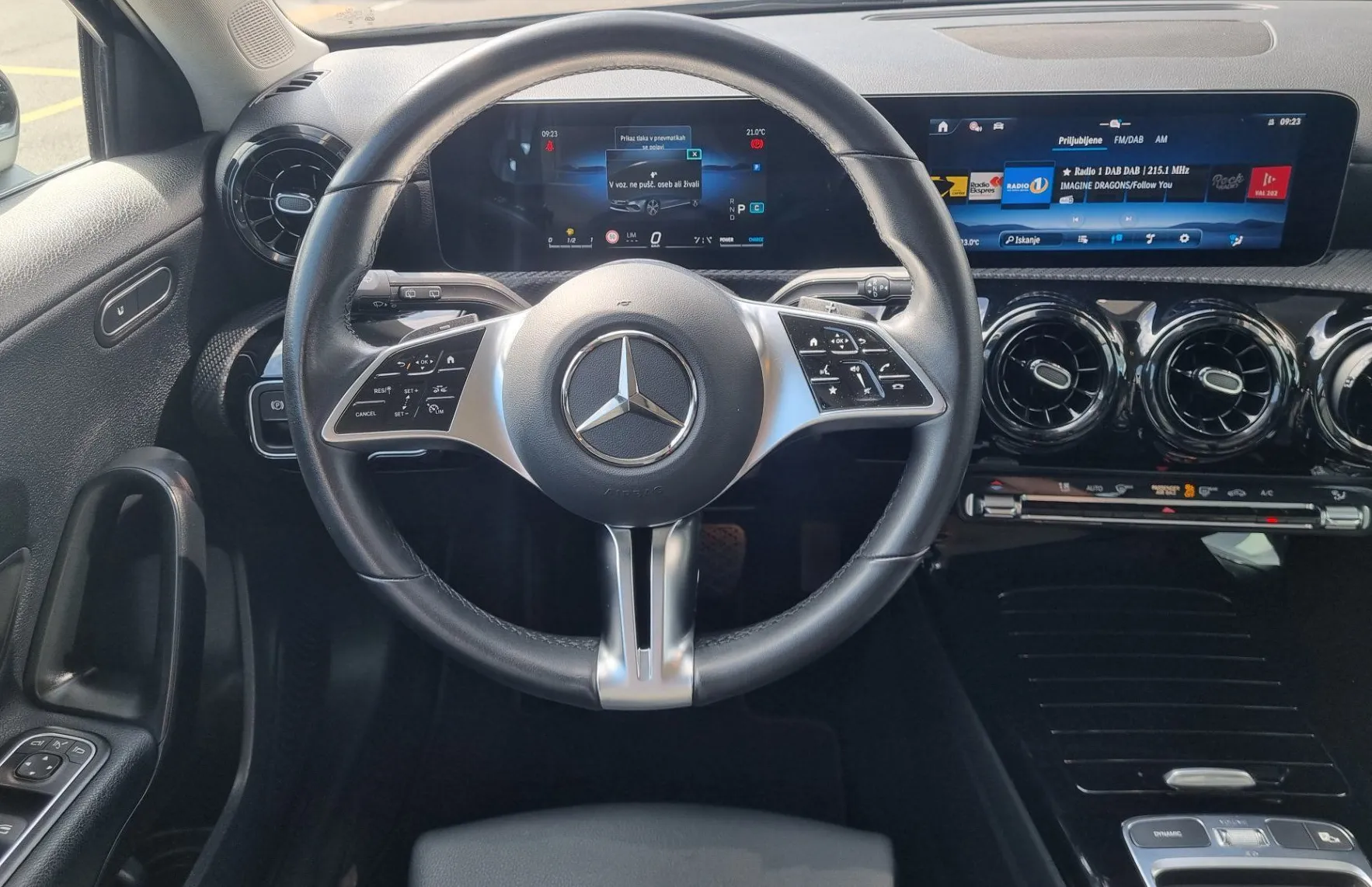 Zunanja slika - Mercedes-Benz A-Razred - A180 MHEV - AVTOMATIK-DAB-KAMERA-NAVIGACIJA - 11
