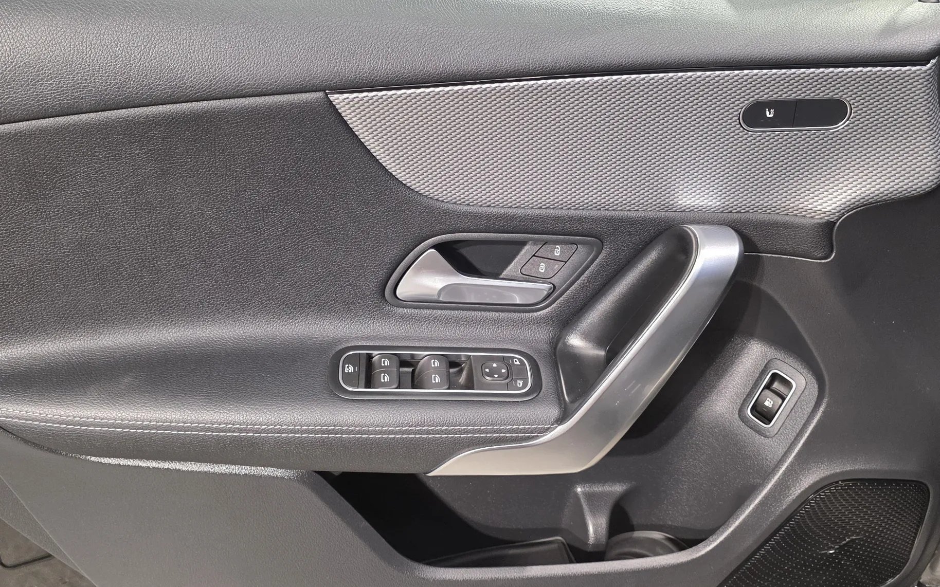 Zunanja slika - Mercedes-Benz A-Razred - A 250 e Avt. 1.LAST PHEV KAM NAVI TEMP LANE - 7