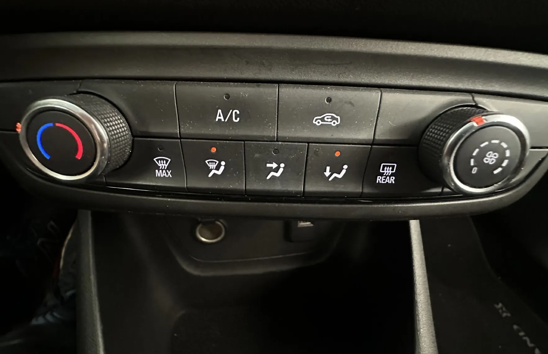 Zunanja slika - Opel Crossland X - 1.2 61KW.1 lastnik.12 mesečno jamstvo - 11