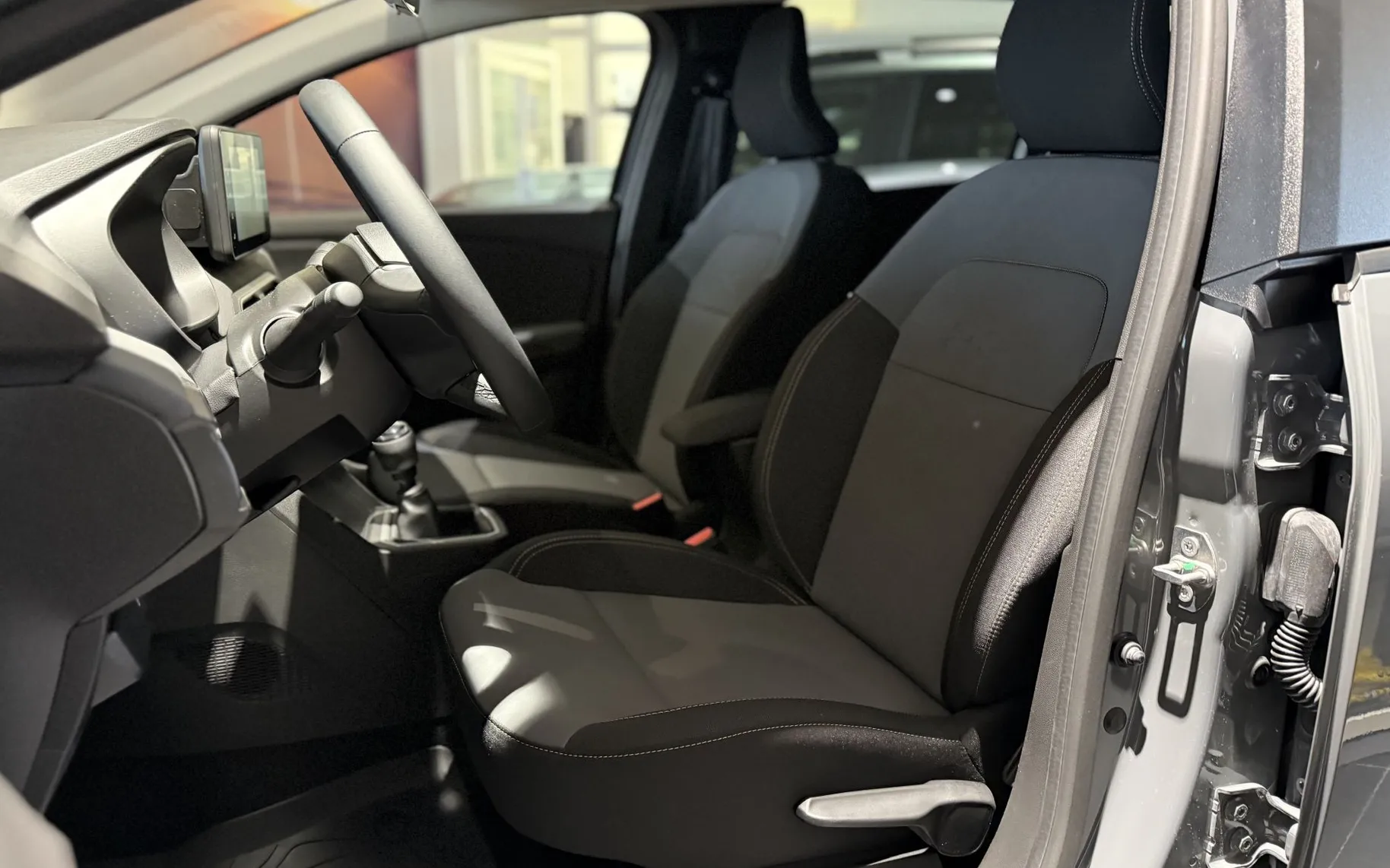 Zunanja slika - Dacia Jogger - 1.0 TCe 110 Extreme + zimske gume - 5