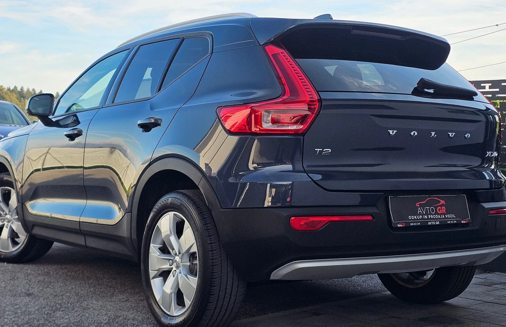 Zunanja slika - Volvo XC40 - Momentum- 1.LAST.-KAMERA-PANORAMA-fUL LED-Le 99.0 - 3