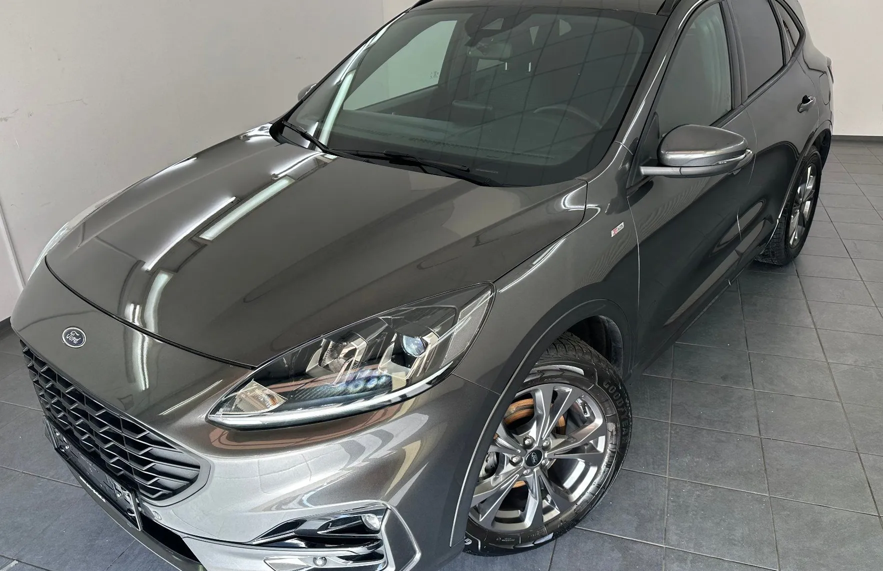 Zunanja slika - Ford Kuga - 1.5 EcoBlue ST-Line.KAMERA.NAVI.Športno podvozje - 1
