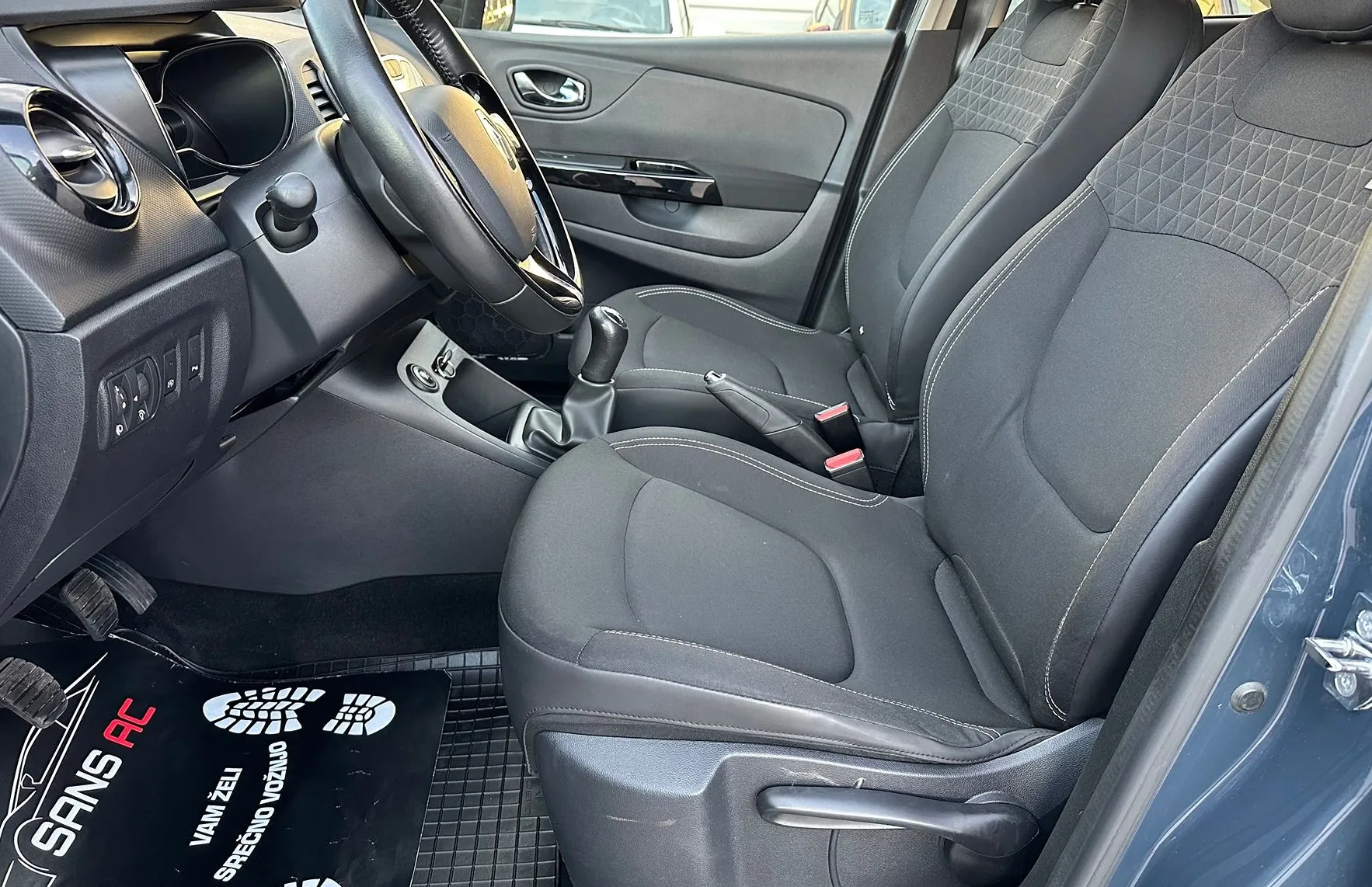Zunanja slika - Renault Captur - dCi 90 - SLOVENSKI - PDC - NAVIGACIJA - TEMPOMAT - 10