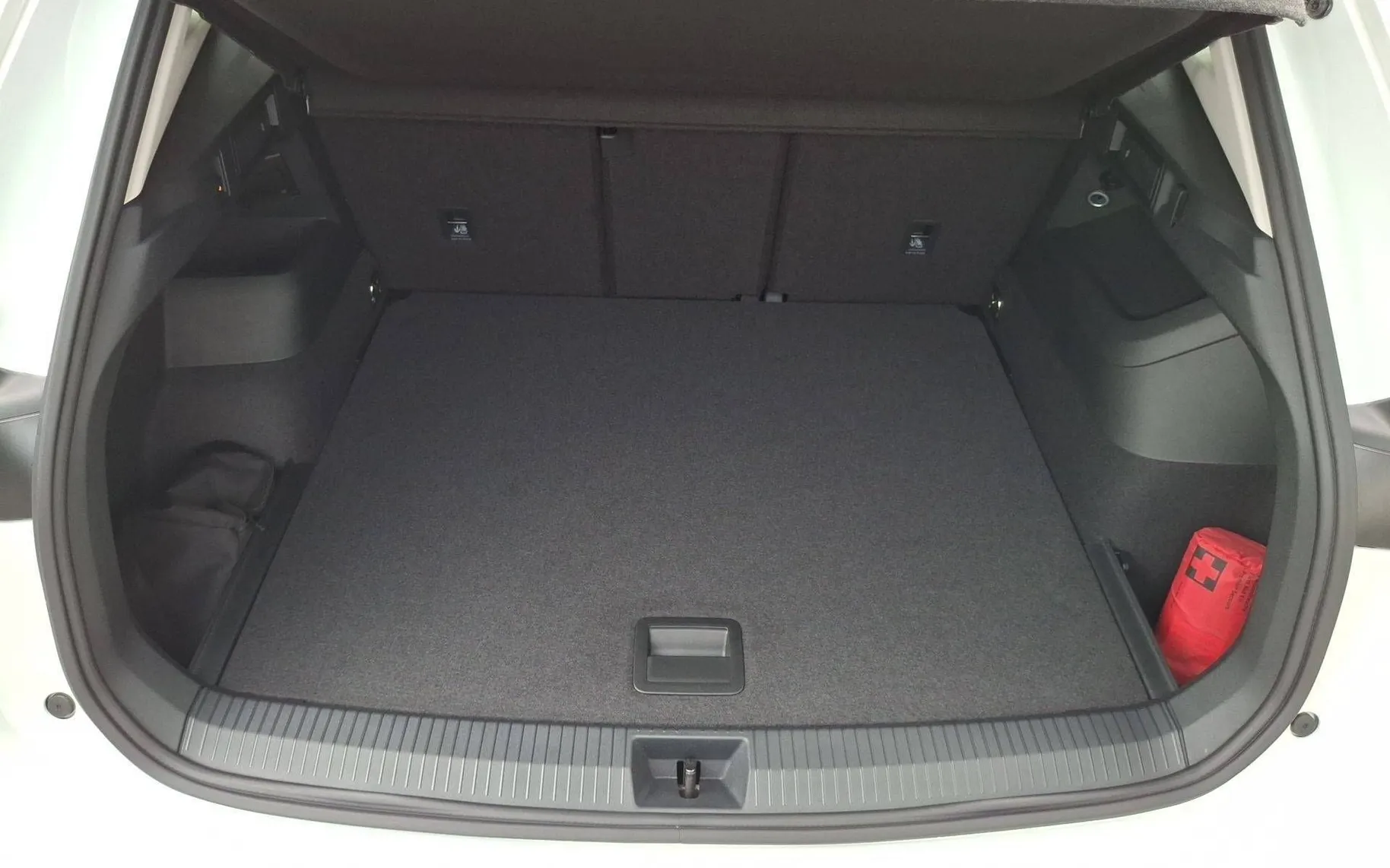 Notranja slika - Volkswagen Tiguan - 1.5 eTSI BMT 4All DSG - 12