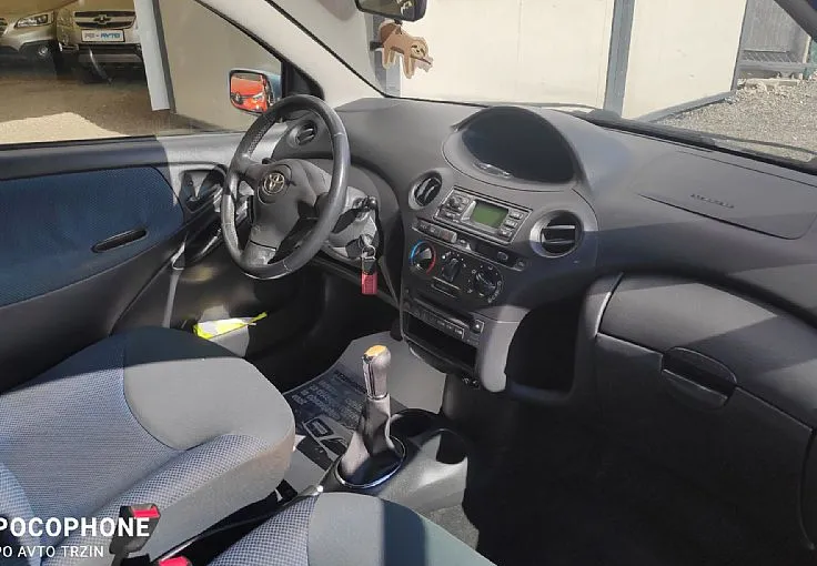 Zunanja slika - Toyota Yaris - 1.3 VVT-i SLO-KLIMA-SERVO-EL.STEKLA - 8