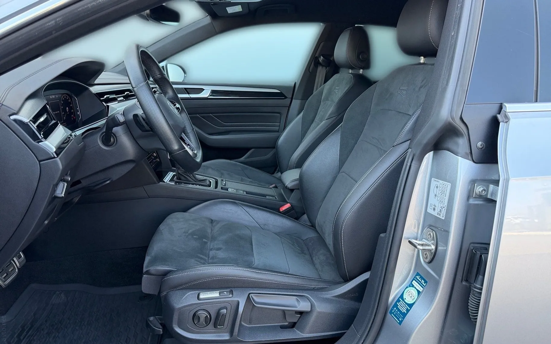 Notranja slika - Volkswagen Arteon - 2.0 TDI BMT R-Line DSG-DCC-20 COL-Mrtvi kot-Harman - 7