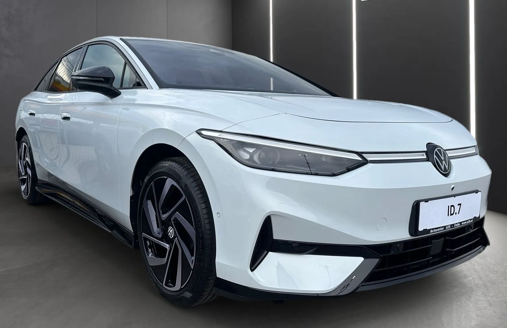 Zunanja slika - VW ID.7 - 77kWh Pro 4ALL Limited 210kW - 2