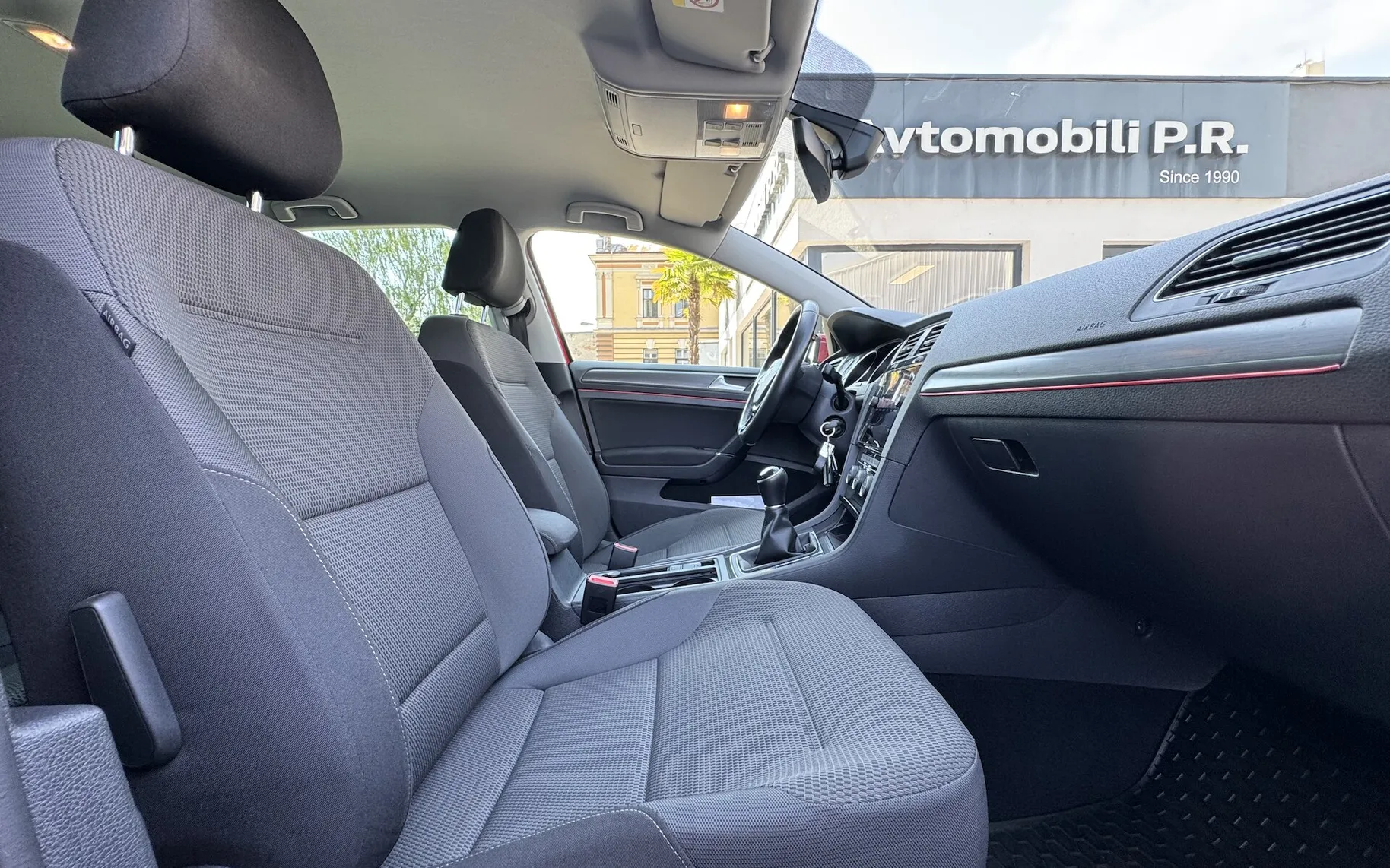 Zunanja slika - Volkswagen Golf - 1.4 TSI BMT COMFORTLINE SLO SAMO 36.760 km ODLIČEN - 14