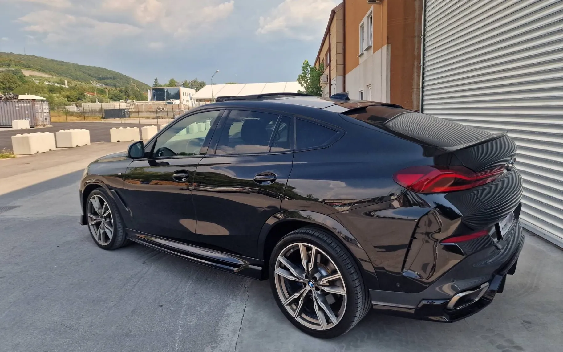 Zunanja slika - BMW serija X6: - xDriveM50d Avt. 22COL PAN. HARMAN-LASER - 1