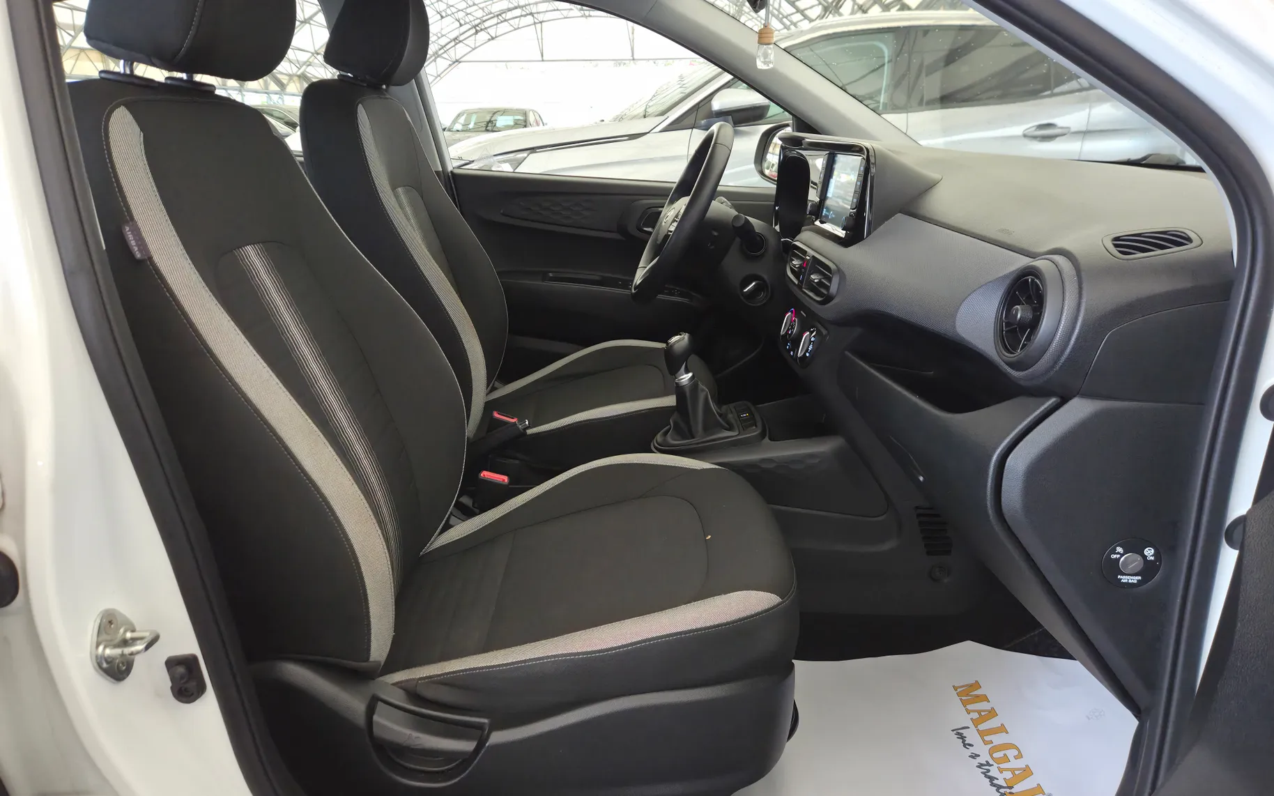 Zunanja slika - Hyundai i10 - 1.0 Style KLIMA-1.LASTNIK-TOUCH SCREEN-LANE ASSIST - 12