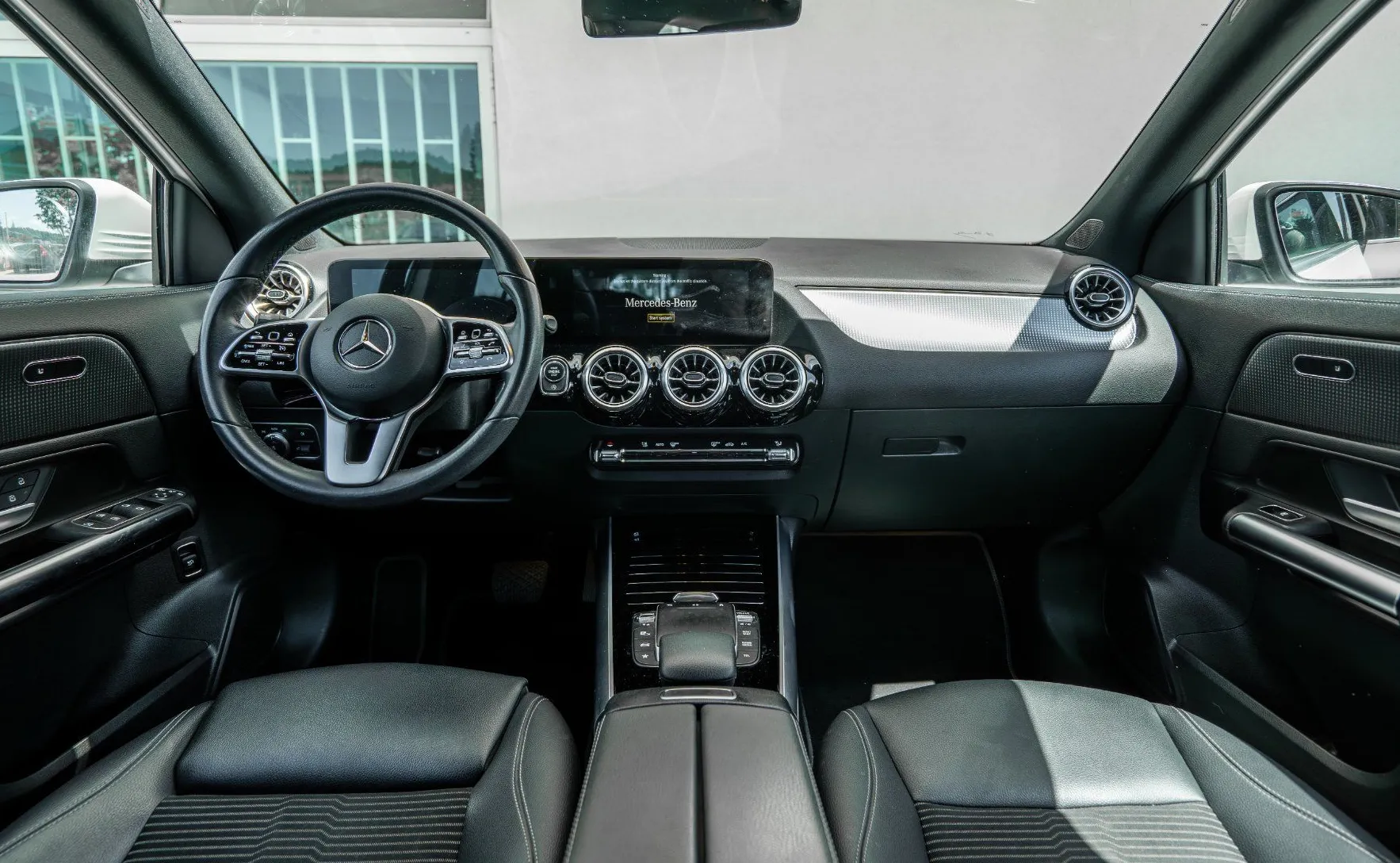 Zunanja slika - Mercedes-Benz GLA-Razred - GLA 180 AUT. LED tempomat ambient. osvet. - 10