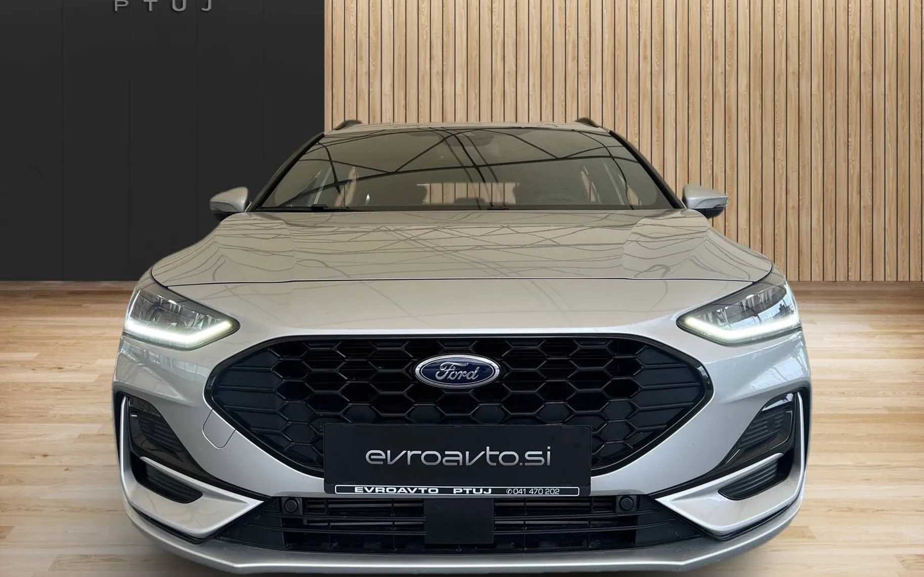 Zunanja slika - Ford Focus - 1.0•ST-Line•LED•PDC•KAMERA•F1•NAVI• - 2