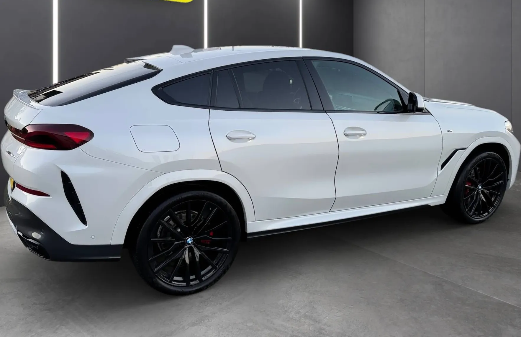 Zunanja slika - BMW X6 - serija : xDrive30d M PAKET ADAPTIVNO NAVI PDC 360KAMERA T.. - 7