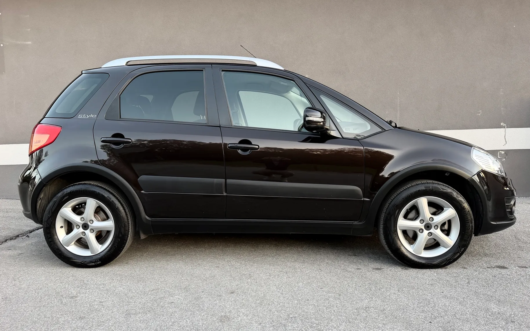 Zunanja slika - Suzuki SX4 - 4x4 2.0 DELUXE 1.LASTNIK MULTIMED. GRETJE SED ACC. - 20