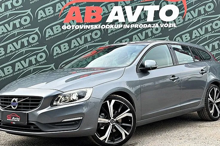 Zunanja slika - Volvo V60 - D3 Momentum Geartronic+110KW+BIXENON+NAVI+UGODNO - 3
