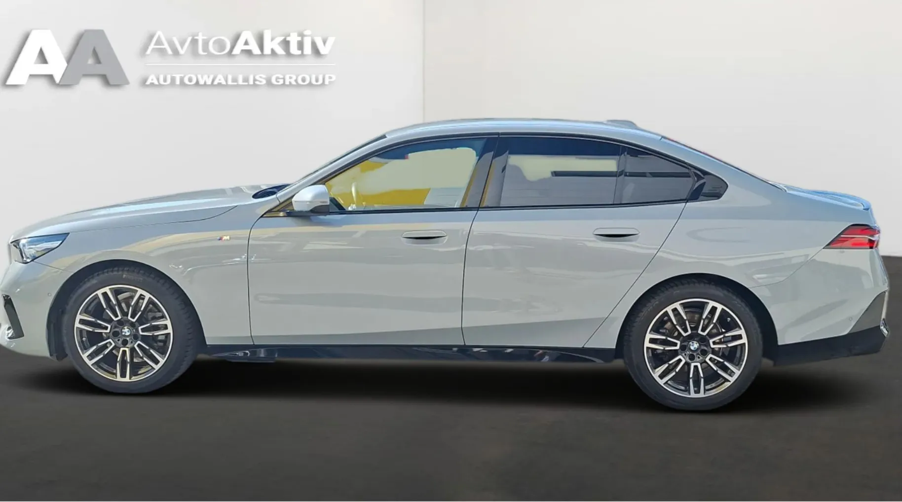 Zunanja slika - BMW Serija 5 - : 520i  AT  M-Sport. iconic glow. HUD. adaptive LED - 2