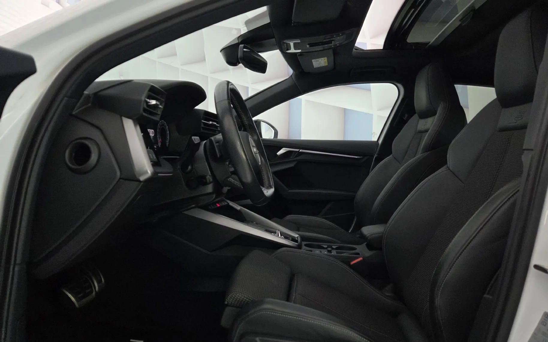 Notranja slika - Audi - A3 Sportback 40 TDI quattro S line S tronic - 11