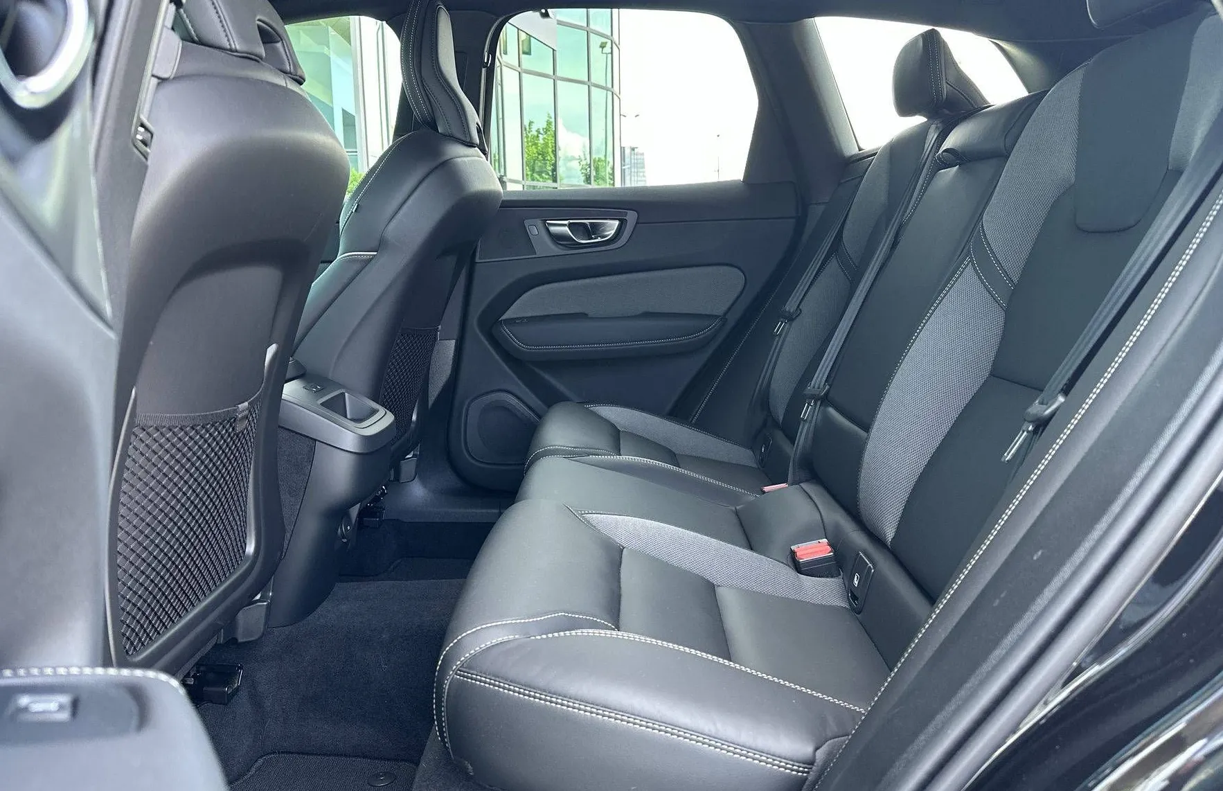 Zunanja slika - Volvo XC60 - B5P AWD Black Edition Avt. BLISS ACC MEMORY. GRET. - 11